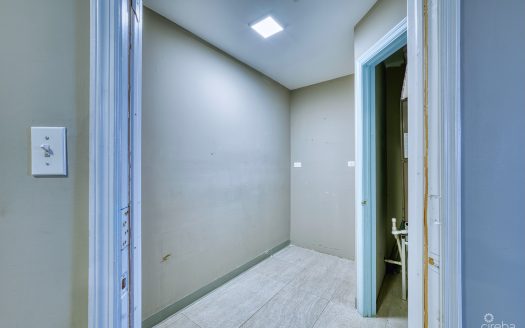 PROFESSIONAL OFFICE SUITE AT PALM GROVE (UNIT 5)