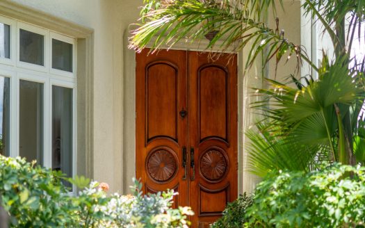 VISCAYA 1B – WATERFRONT HOME GOVERNORS HARBOUR