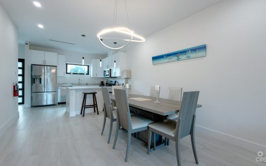 THE LAGOONS 2 BED WATERFRONT TOWNHOUSE