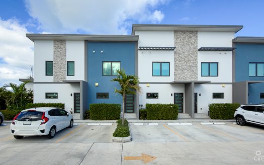 THE LAGOONS 2 BED WATERFRONT TOWNHOUSE