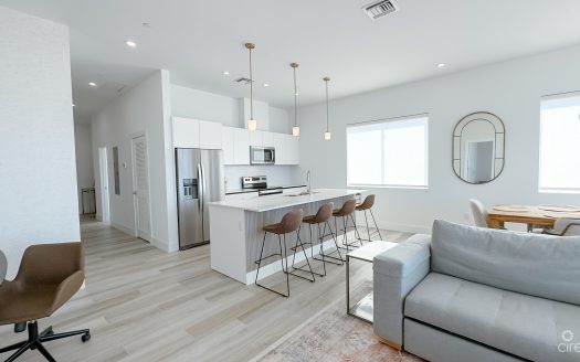 SUNSET POINT END UNIT WEST BAY