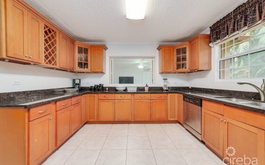 RARE OPPORTUNITY ON SMB CORRIDOR – HOME ON 0.4 ACRES
