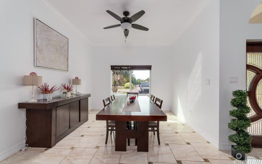 3 BED MIDWAY CLOSE FAMILY HOME