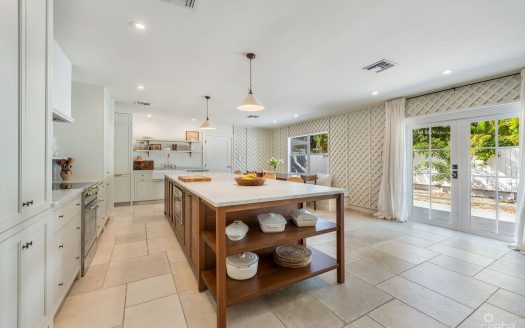 SNUG HARBOUR DESIGNER RENOVATED 4 BEDROOM HOME