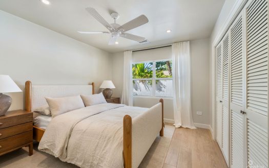 SNUG HARBOUR DESIGNER RENOVATED 4 BEDROOM HOME