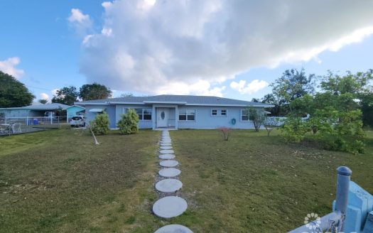 WATERVIEW HOME JUST OFF SMB CORRIDOR