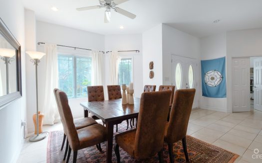 CANAL FRONT HOME 3 BED PROSPECT