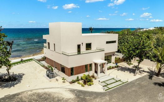 5 BED BEACH FRONT ESTATE – HALCYON POINT