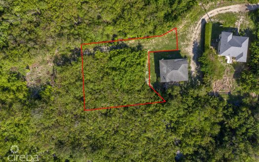 RESIDENTIAL LAND LOT, STEPS FROM THE SEA