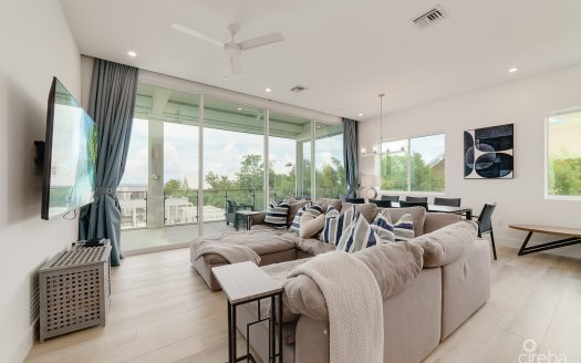 SUNSET POINT – BEAUTIFULLY UPGRADED 3 BED WITH PANORAMIC OCEAN VIEWS
