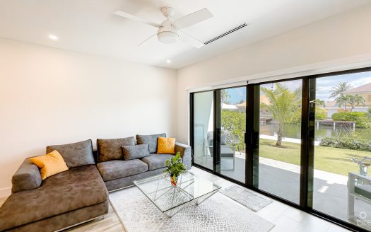THE LAGOONS 2 BED WATERFRONT TOWNHOUSE