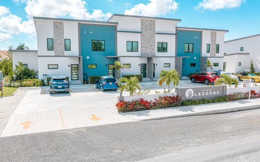 THE LAGOONS 2 BED WATERFRONT TOWNHOUSE