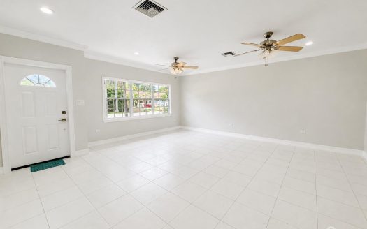 SAVANNAH MEADOWS -BEAUTIFULLY RENOVATED FAMILY HOME
