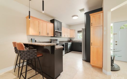 SPACIOUS 3 BED + DEN TOWNHOME AT L’AMBIENCE SPACIOUS 3 BED + DEN TOWNHOME AT L’AMBIENCE
