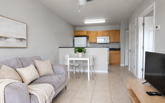 LAKESIDE–1BED/1BATH–CLOSE TO CAMANA BAY/SEVEN MILE BEACH