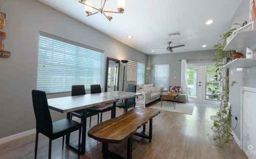 GOLDEN SPRINGS 2 BED END TOWNHOME