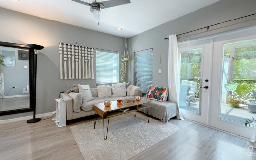 GOLDEN SPRINGS 2 BED END TOWNHOME