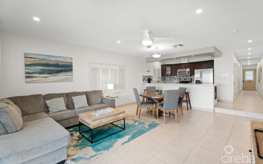 DISCOVERY POINT PENTHOUSE BEACHFRONT – PROVEN INCOME GENERATOR