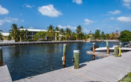 BRITANNIA KINGS COURT CANAL FRONT 4 BED/3 BATH PLUS BOAT DOCK