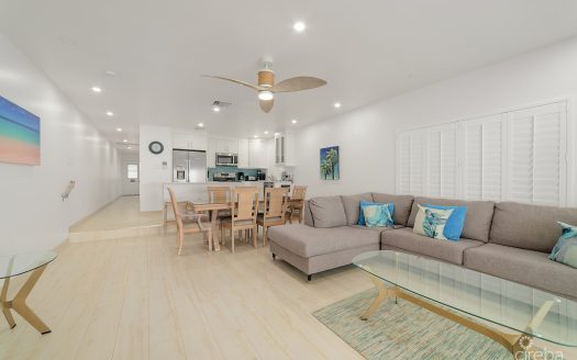 RENOVATED PENTHOUSE DISCOVERY POINT CLUB