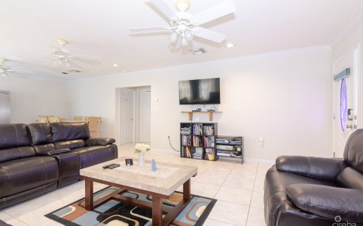 CAYMAN BRAC PIONEER LANE HOUSE AND COTTAGE