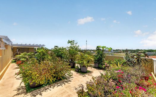 LANTERN POINT 3 BEDROOM CONDO W/OCEAN VIEW ROOFTOP TERRACE
