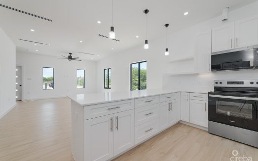 2 BEDROOM, 2.5 BATHROOM DUPLEX IN LOOKOUT GARDEN