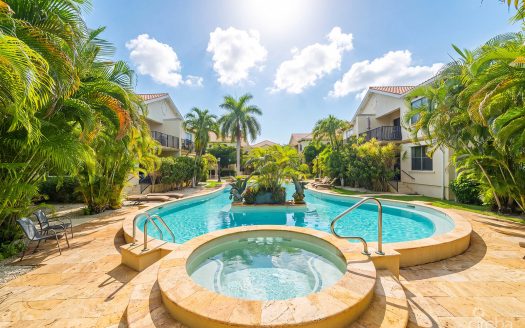 LANTERN POINT 3 BEDROOM CONDO W/OCEAN VIEW ROOFTOP TERRACE