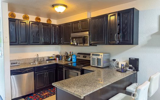 MIZPAH 2 BED, 2.5 BATH TOWNHOUSE, WEST BAY MIZPAH 2 BED, 2.5 BATH TOWNHOUSE, WEST BAY