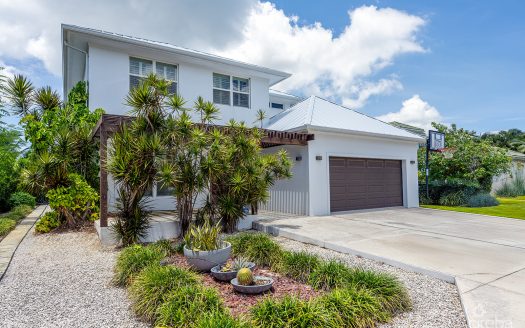 BIMINI DR – EXECUTIVE CANAL FRONT HOME IN GRAND HARBOUR