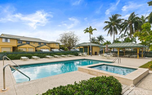 #6 LAKESHORE VILLAS / 2 BED PLUS DEN / 3 BATH