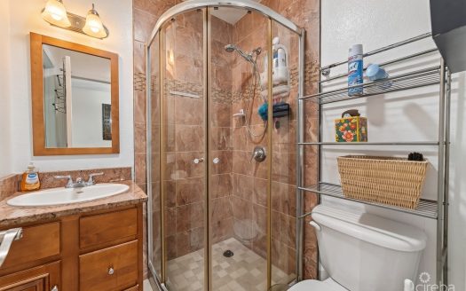 2 BEDROOM CONDO IN LANTERN POINT