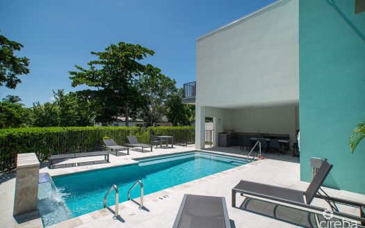 2 BED 2 BATH CONDO 61 WEST