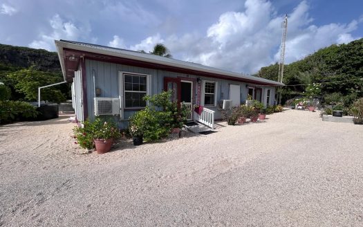 CAYMAN BRAC FAMILY HOME