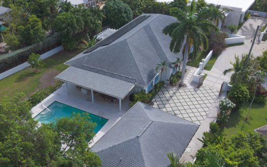 SEVEN MILE BEACH CORRIDOR FAMILY HOME