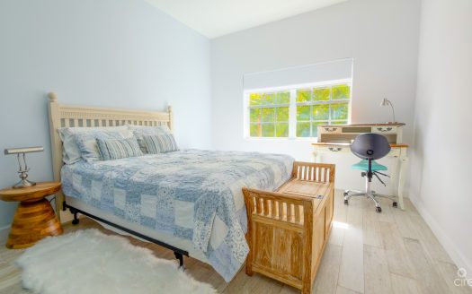 SNUG HARBOUR ANDREW DRIVE – 4 BEDROOM FAMILY HOME IN THE SEVEN MILE BEACH CORRIDOR
