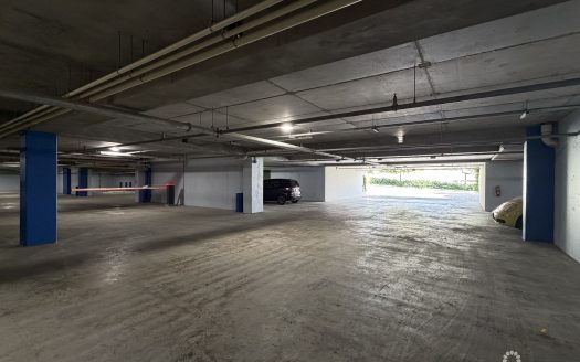 SUPERBLY LOCATED GROVE TOO STORAGE UNIT