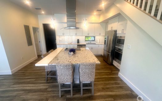 LARGE SEAHAVEN 2 BED WITH POOL – OCEANVIEW AND CANAL FRONT