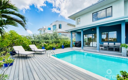 LARGE SEAHAVEN 2 BED WITH POOL – OCEANVIEW AND CANAL FRONT