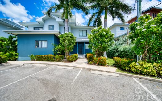LARGE SEAHAVEN 2 BED WITH POOL – OCEANVIEW AND CANAL FRONT