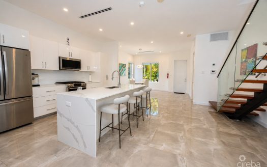 TWENTY40 #16 LUXURY CANALFRONT END UNIT TOWNHOME TWENTY40 #16 LUXURY CANALFRONT END UNIT TOWNHOME