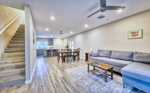 DOWNTOWN REACH 801