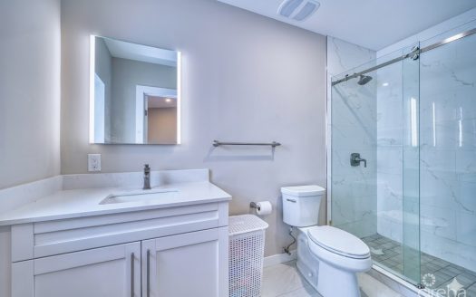 DOWNTOWN REACH 801