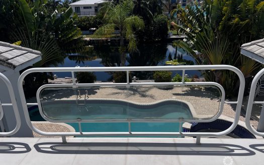 CANAL POINT – CANAL FRONT RESIDENCE