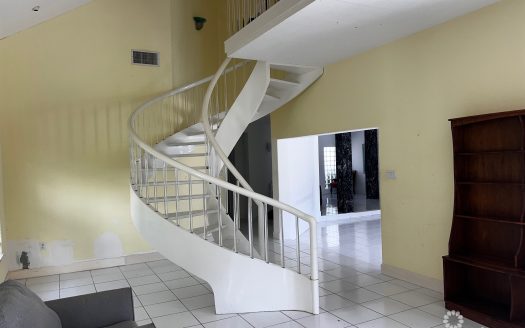 CANAL POINT – CANAL FRONT RESIDENCE