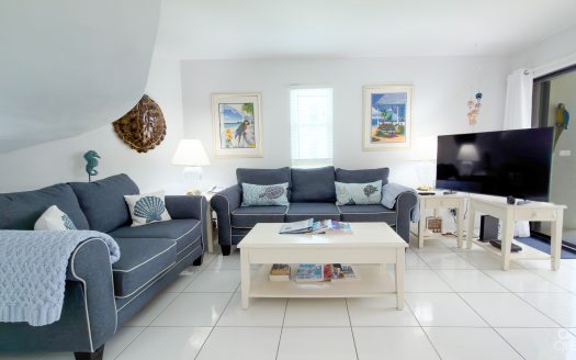 CAYMAN REEF 3 BED SEVEN MILE BEACH