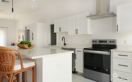 WOODRIDGE – REDBAY! FULLY FURNISHED AND VENDOR PAYS STAMP DUTY