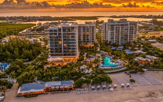 SEAFIRE 3 BEDROOM LUXURY RESIDENCE ON SEVEN MILE BEACH