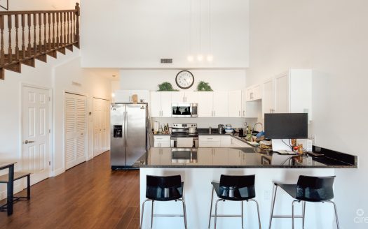 EMERALD ISLE 2 BEDROOM TOWNHOUSE