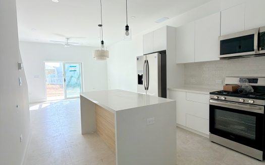 THREE BEDROOM, 3.5 BATHROOM RESIDENCE – DEVELOPER UNIT – THE MEADOWS AT BATABANO